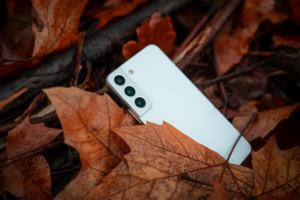 O Galaxy S22 oferece 3 sensores fotográficos