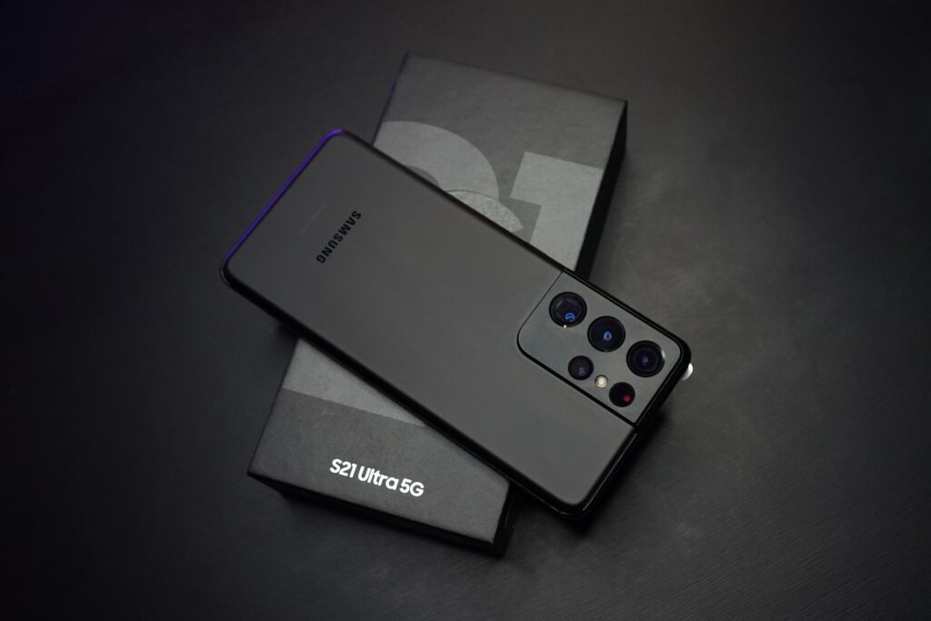 Le Galaxy S21 Ultra est l'un des meilleurs smartphones reconditionnés en 2023.