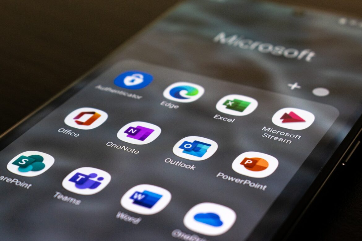 Dans cet article, nous allons vous montrer comment convertir facilement un document Word en document Google Docs.